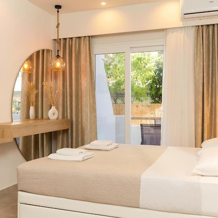 Mystery Suites And Apartments 네오이포로이 외부 사진