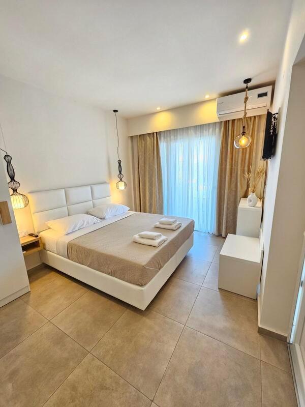 Mystery Suites And Apartments 네오이포로이 외부 사진