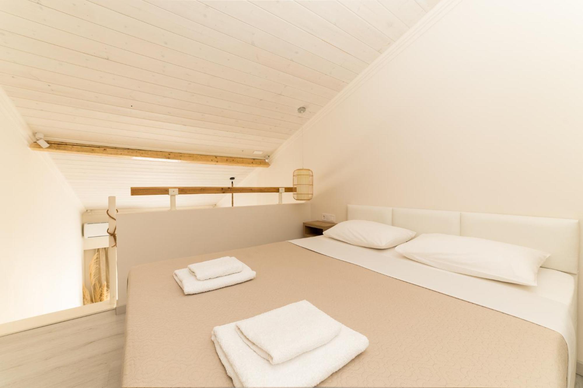 Mystery Suites And Apartments 네오이포로이 외부 사진