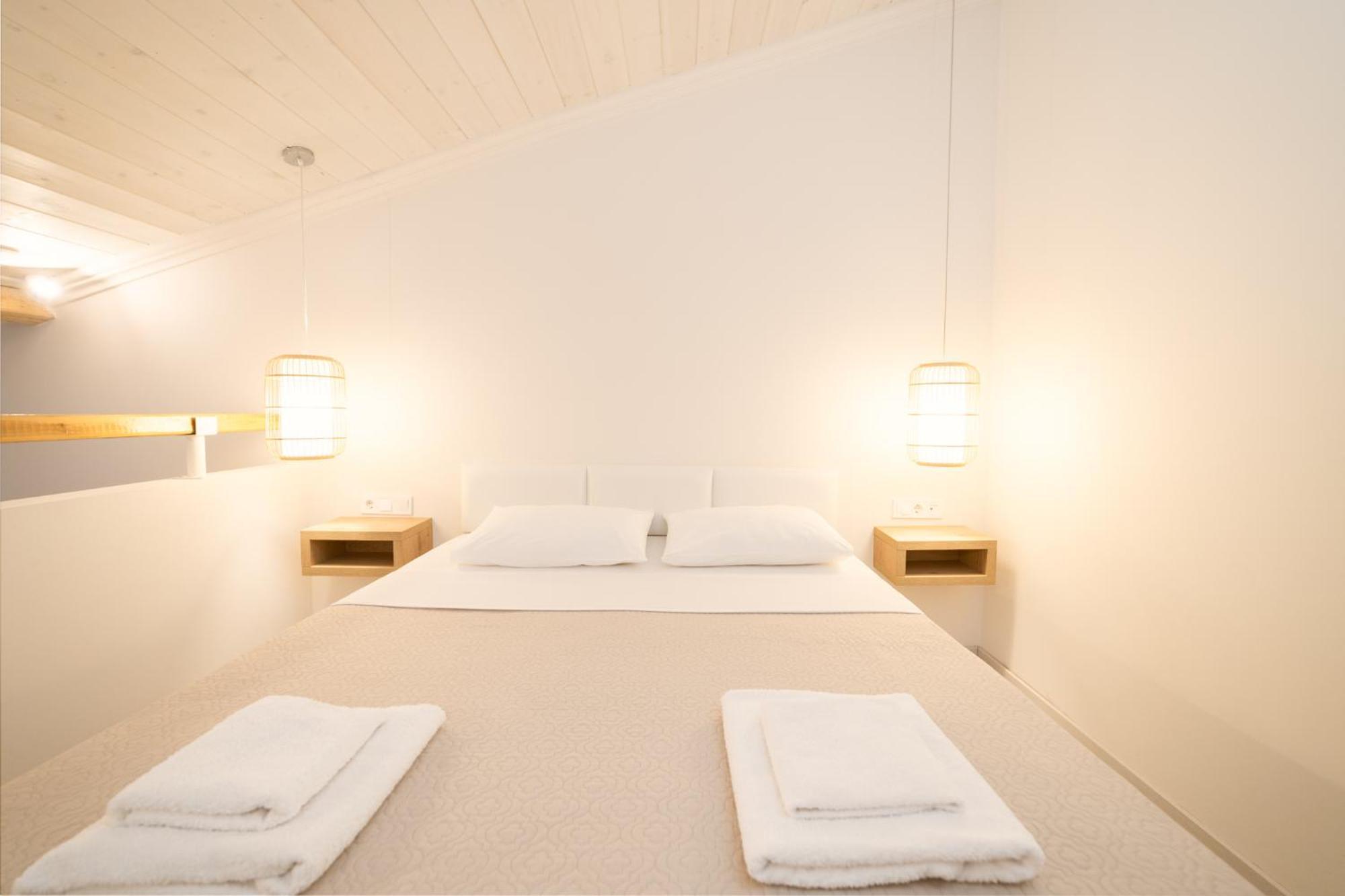Mystery Suites And Apartments 네오이포로이 외부 사진