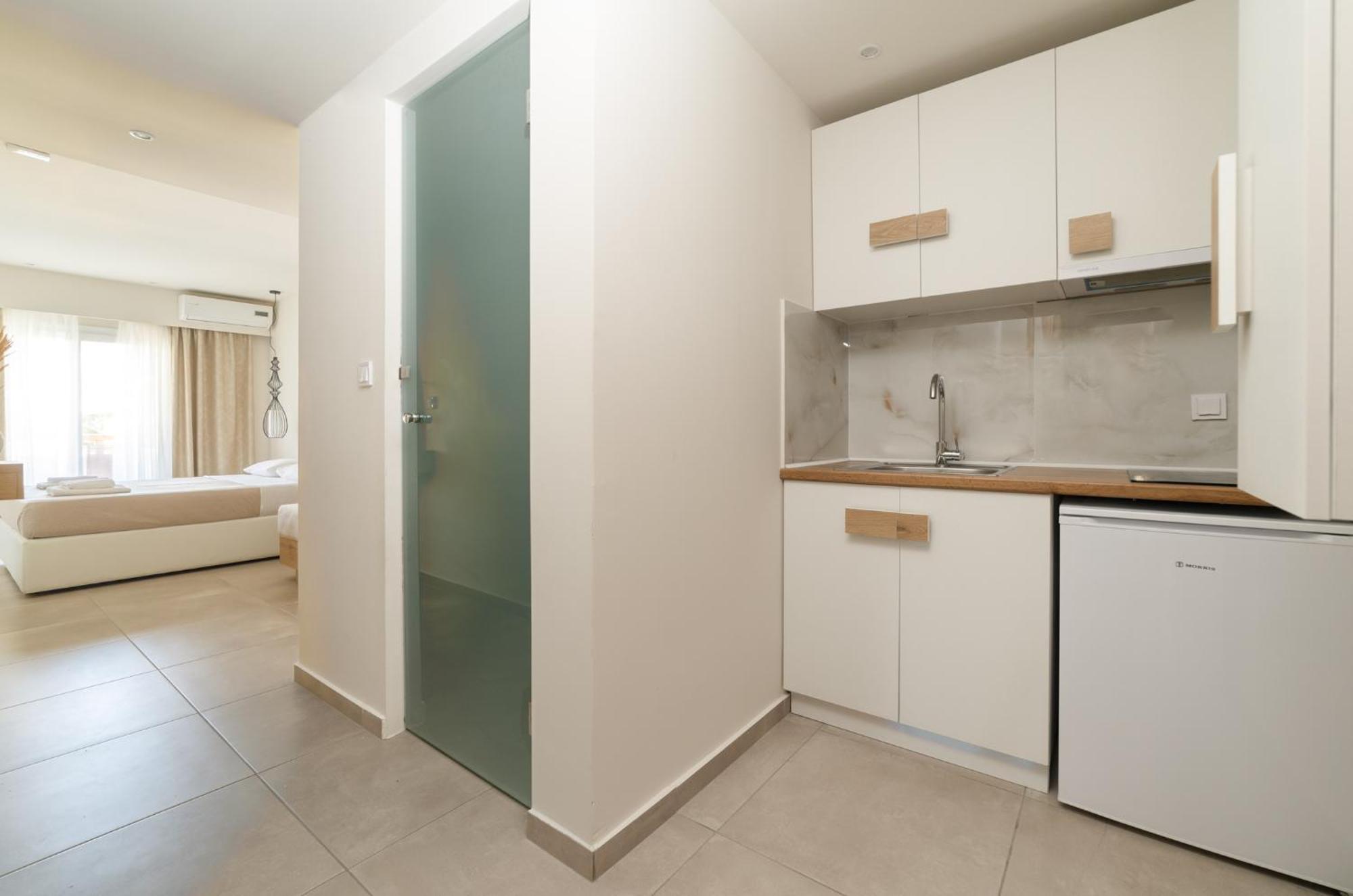 Mystery Suites And Apartments 네오이포로이 외부 사진
