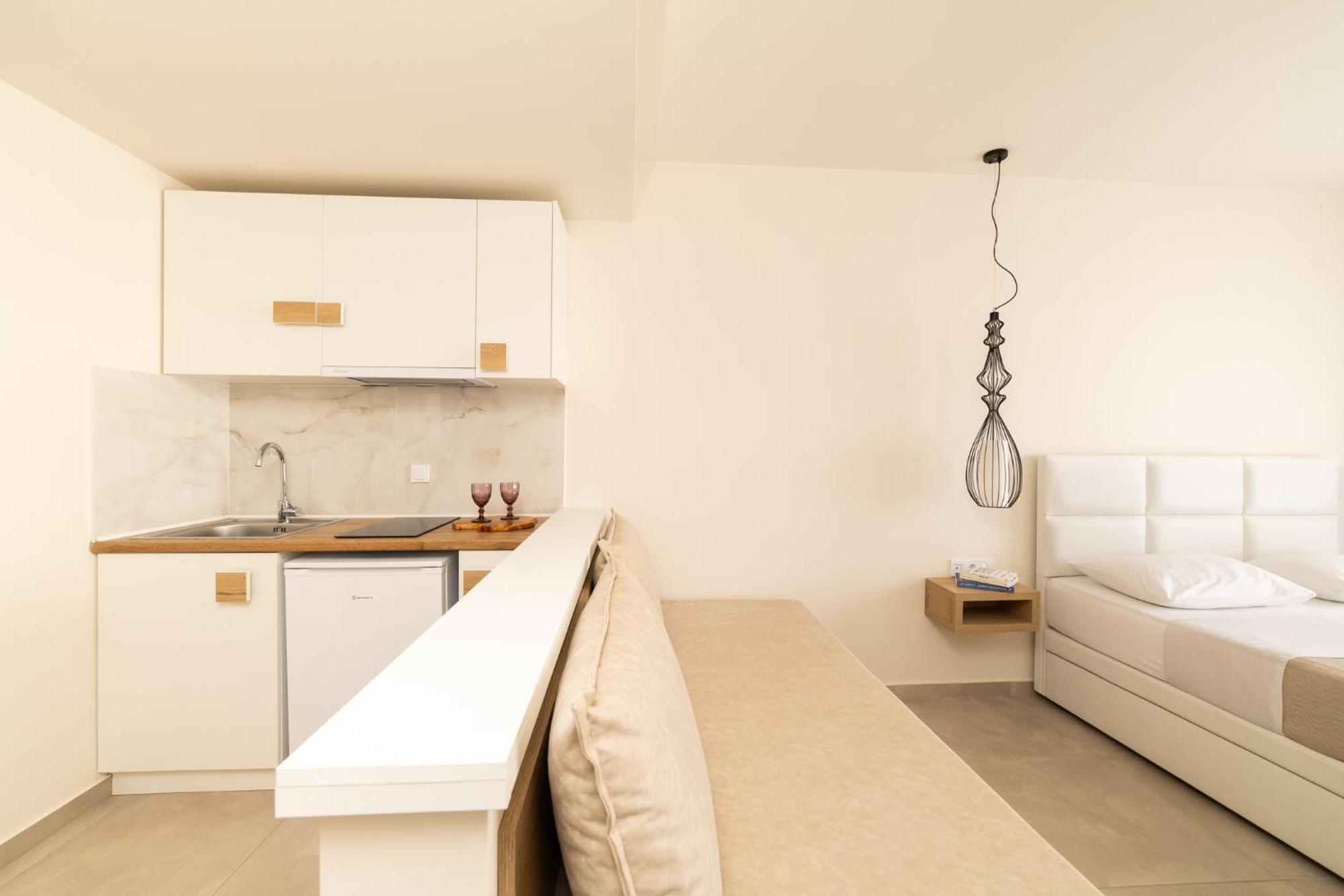 Mystery Suites And Apartments 네오이포로이 외부 사진