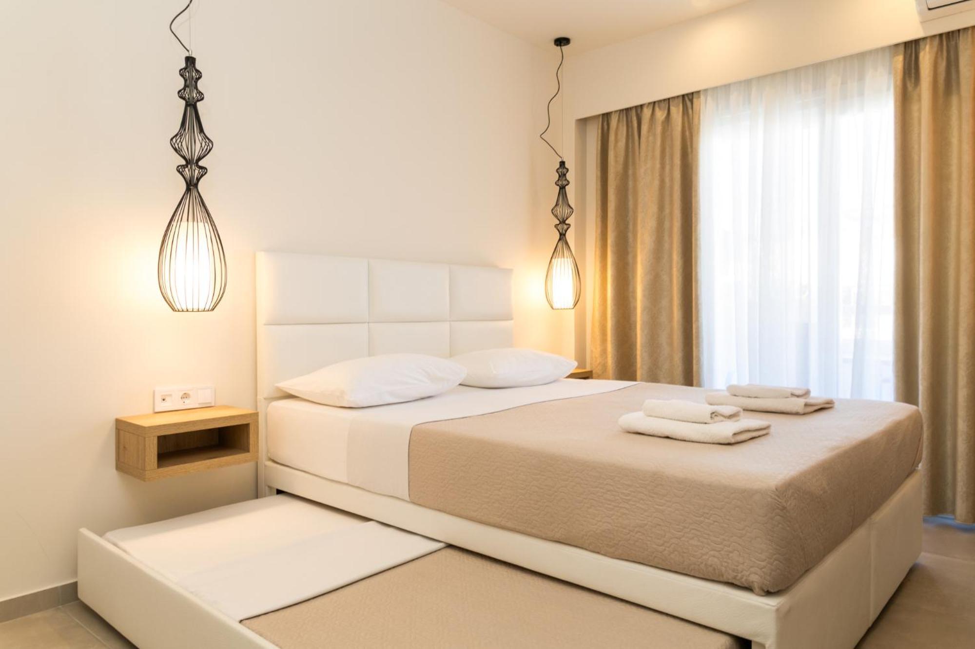 Mystery Suites And Apartments 네오이포로이 외부 사진